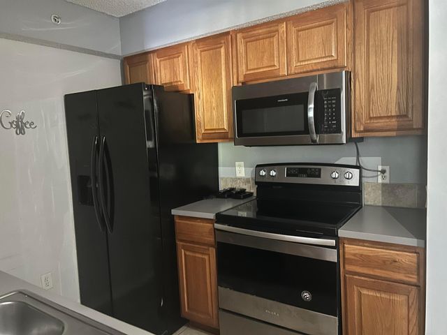 410 S Park 1-204, Hollywood, FL 33021
