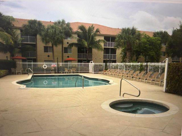 410 S Park 1-204, Hollywood, FL 33021