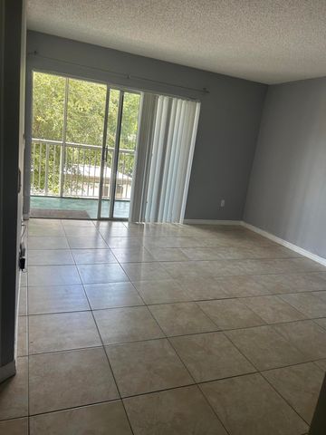 410 S Park 1-204, Hollywood, FL 33021
