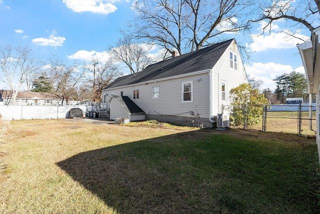 3 South Amos St, Tewksbury, MA 01876