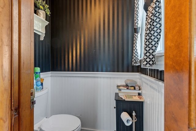 3 South Amos St, Tewksbury, MA 01876