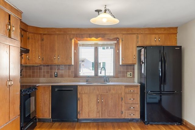 3 South Amos St, Tewksbury, MA 01876