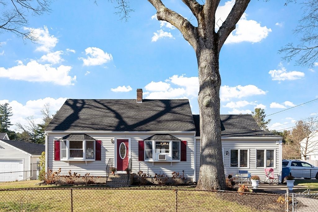 3 South Amos St, Tewksbury, MA 01876