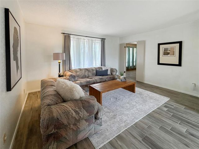 1743 E Ridgeview Terrace, Mustang, OK 73064