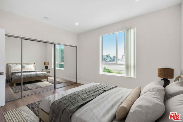 11042 La Maida Street 203, North Hollywood, CA 91601