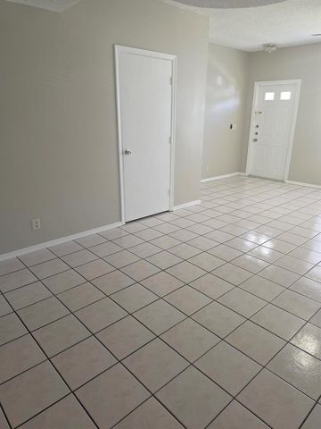 51 Whitehead Circle 51, Weston, FL 33326