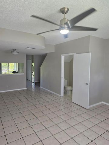 51 Whitehead Circle 51, Weston, FL 33326