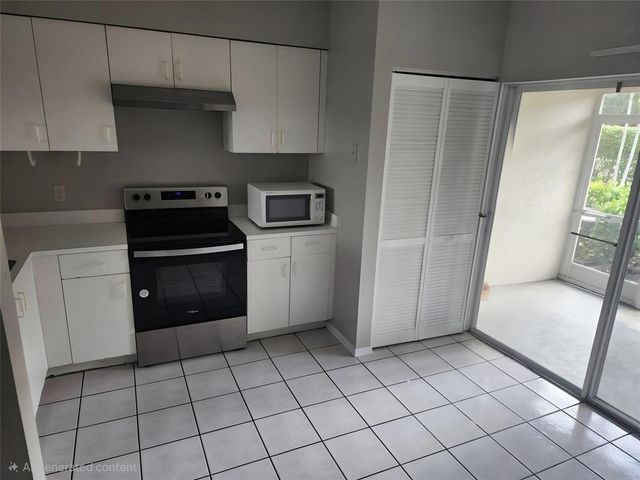 51 Whitehead Circle 51, Weston, FL 33326