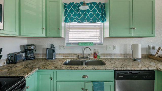 1110 Treaty Drive, Surfside Beach, TX 77541