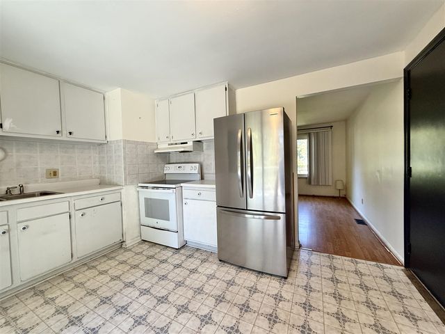 2183 Hemlock Drive, Ann Arbor, MI 48108