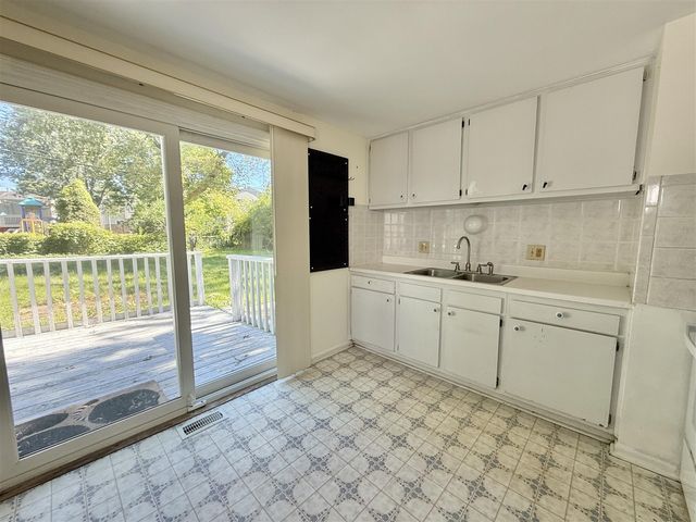 2183 Hemlock Drive, Ann Arbor, MI 48108