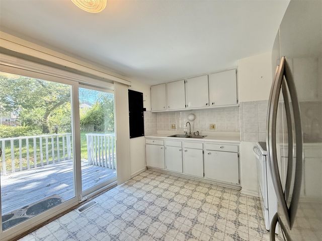 2183 Hemlock Drive, Ann Arbor, MI 48108