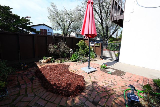 300 Los Verdes Ct, Modesto, CA 95354