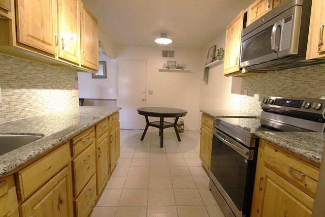 300 Los Verdes Ct, Modesto, CA 95354