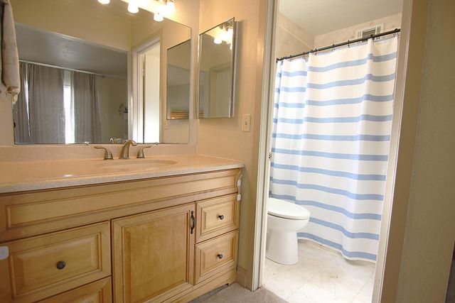 300 Los Verdes Ct, Modesto, CA 95354