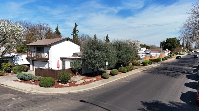 300 Los Verdes Ct, Modesto, CA 95354