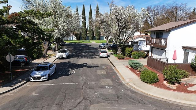 300 Los Verdes Ct, Modesto, CA 95354