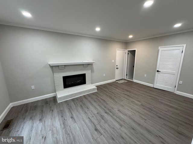 11974 COTTON MILL DR, Woodbridge, VA 22192