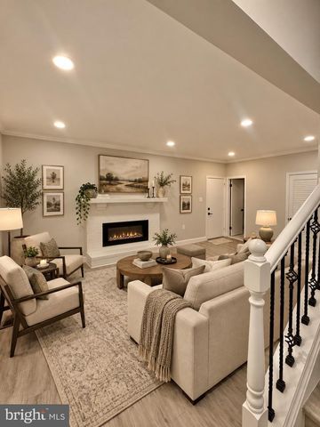 11974 COTTON MILL DR, Woodbridge, VA 22192