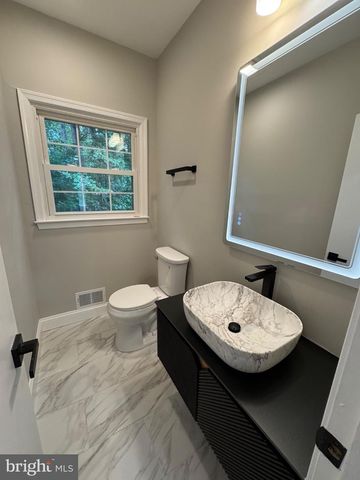 11974 COTTON MILL DR, Woodbridge, VA 22192