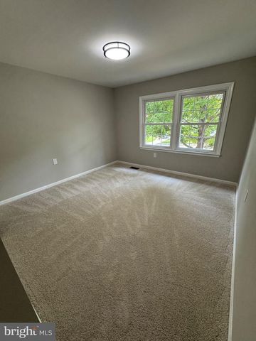 11974 COTTON MILL DR, Woodbridge, VA 22192
