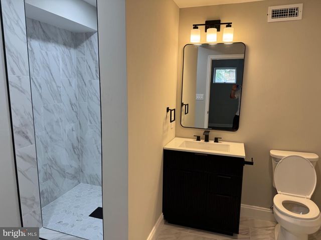 11974 COTTON MILL DR, Woodbridge, VA 22192