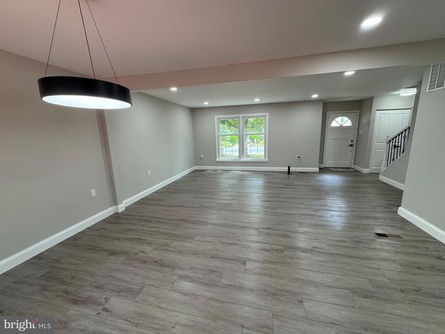 11974 COTTON MILL DR, Woodbridge, VA 22192