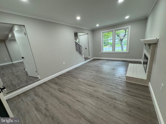 11974 COTTON MILL DR, Woodbridge, VA 22192