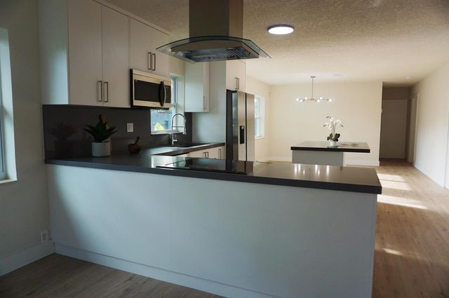 1498 NE 38th Street, Oakland Park, FL 33334