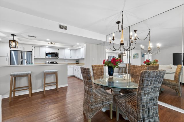 669 NE Plantation Road 308, Stuart, FL 34996