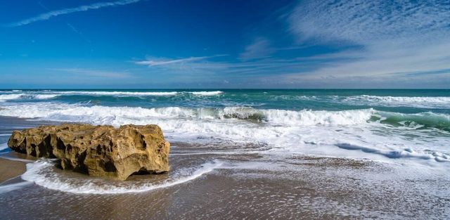 669 NE Plantation Road 308, Stuart, FL 34996