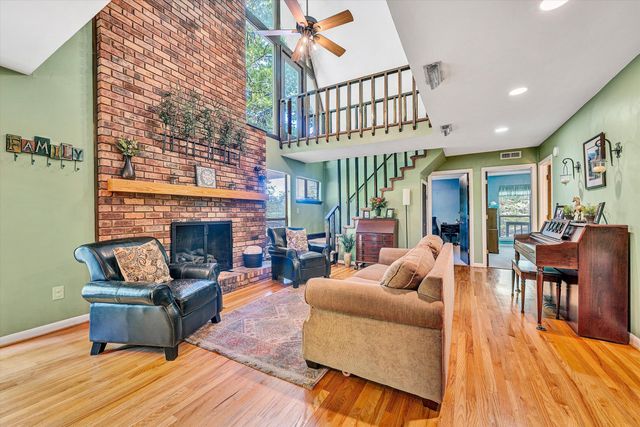3760 Luther DR, Salem, VA 24153