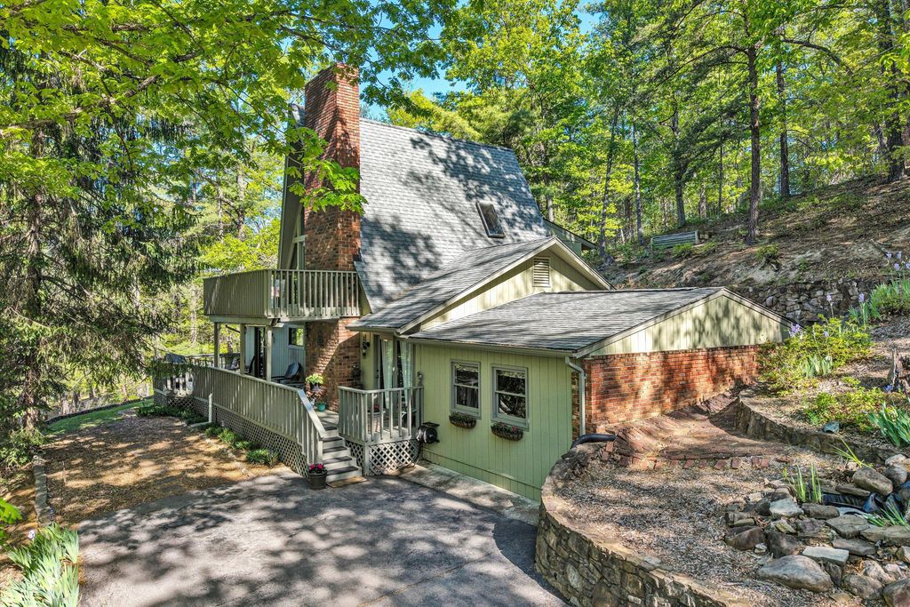 3760 Luther DR, Salem, VA 24153