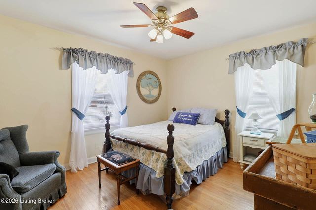 2624 Meadow Dr, Louisville, KY 40220