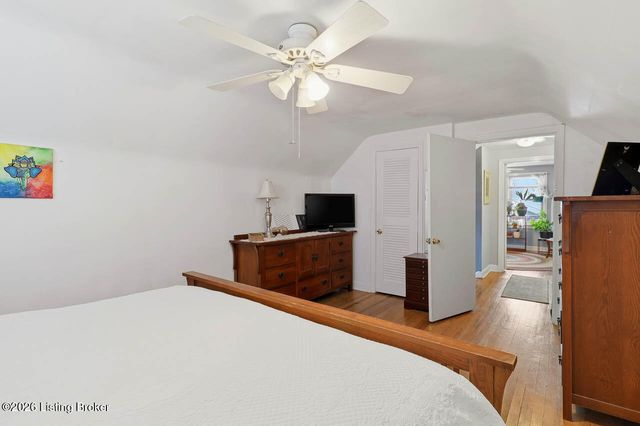 2624 Meadow Dr, Louisville, KY 40220