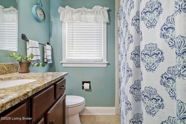 2624 Meadow Dr, Louisville, KY 40220