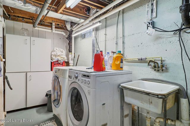 2624 Meadow Dr, Louisville, KY 40220