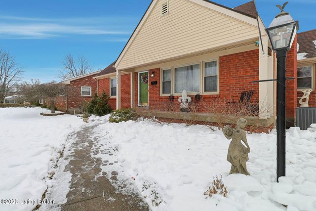 2624 Meadow Dr, Louisville, KY 40220