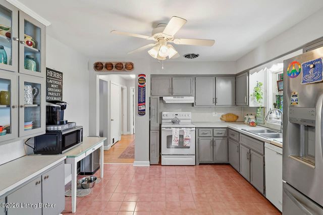 2624 Meadow Dr, Louisville, KY 40220