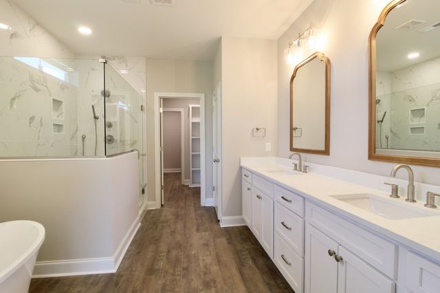 174 Aspen Pine Dr, Clarksville, TN 37043