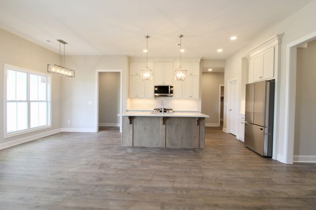 174 Aspen Pine Dr, Clarksville, TN 37043