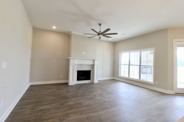 174 Aspen Pine Dr, Clarksville, TN 37043