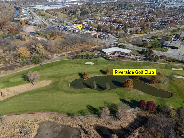 2245 Des Plaines Avenue A, North Riverside, IL 60546