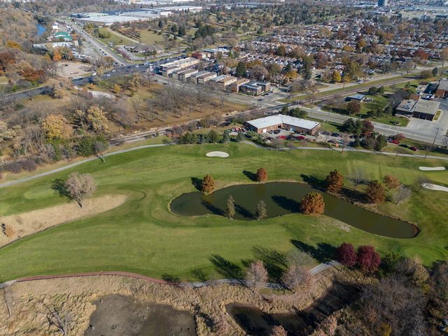 2245 Des Plaines Avenue A, North Riverside, IL 60546