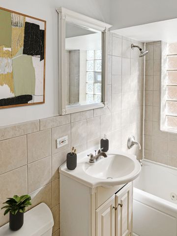 2245 Des Plaines Avenue A, North Riverside, IL 60546