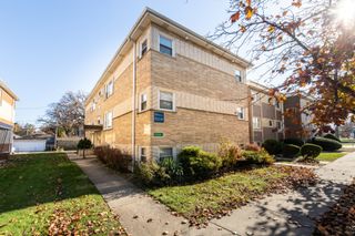 2245 Des Plaines Avenue A, North Riverside, IL 60546