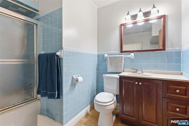 144-146 Pearsall, Jersey City, NJ 07305