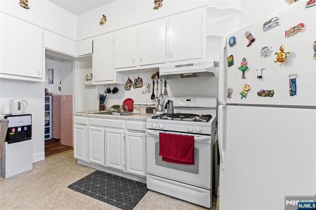 144-146 Pearsall, Jersey City, NJ 07305