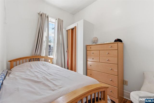 144-146 Pearsall, Jersey City, NJ 07305