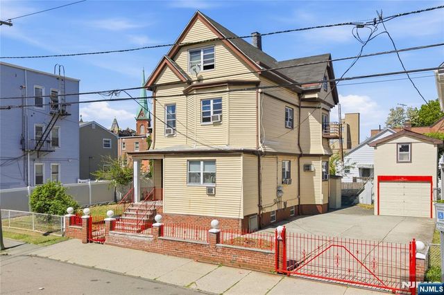 144-146 Pearsall, Jersey City, NJ 07305